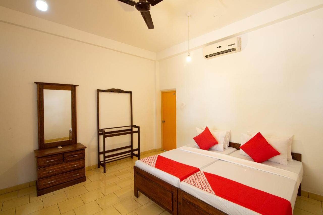 Oyo 553 Polhena Bay Resort Matara Exterior photo