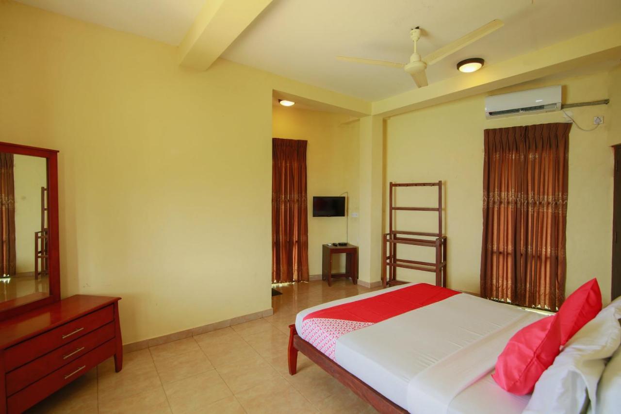 Oyo 553 Polhena Bay Resort Matara Exterior photo