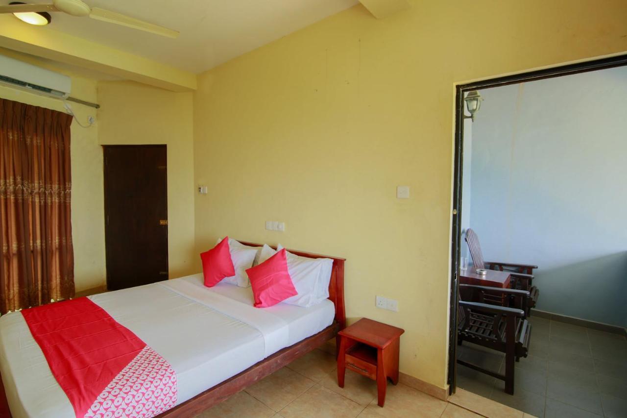 Oyo 553 Polhena Bay Resort Matara Exterior photo