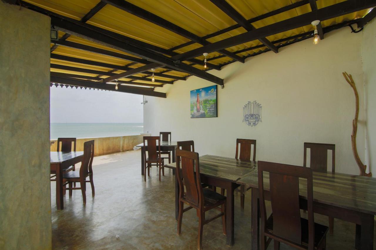 Oyo 553 Polhena Bay Resort Matara Exterior photo